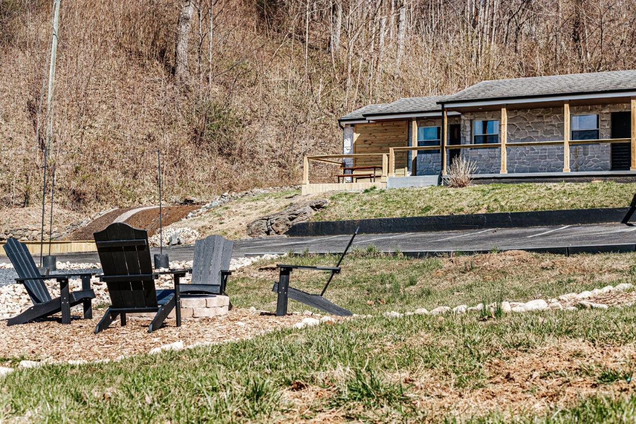 Grey Pine Lodge Waynesboro Zimmer foto
